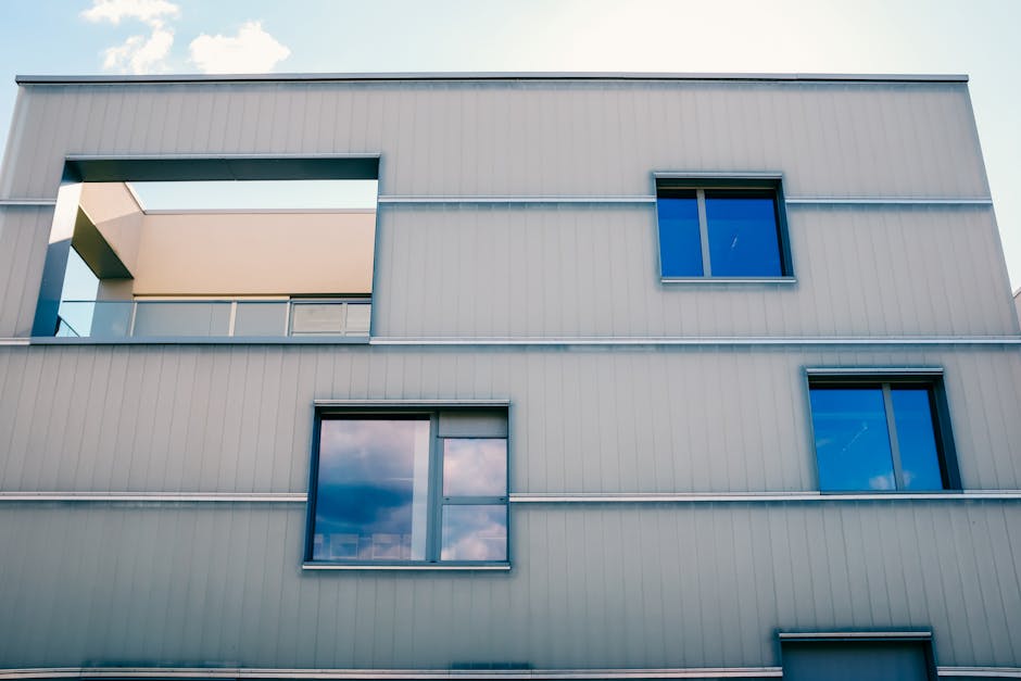 büroreinigung münchen gern - From below of apartment building located in residential district in bright sunny day
